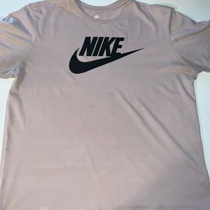 Nike men’s t-shirt